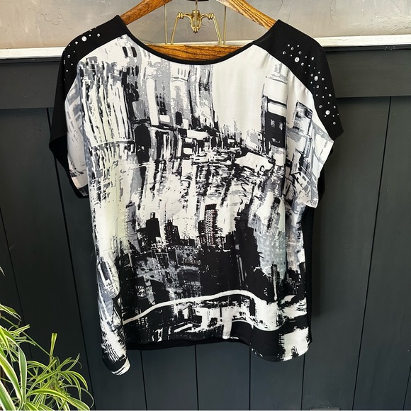DressBarn Graphic Jeweled‎ Black and White Cityscape Blouse size XL - Picture 1 of 10